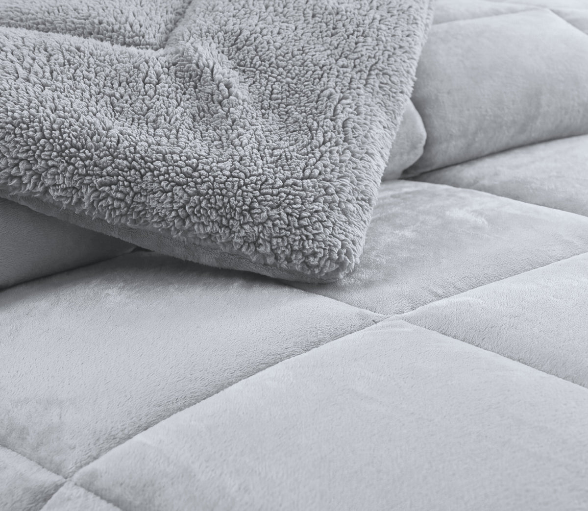 Couvre-lit Sherpa Nirna Gris
