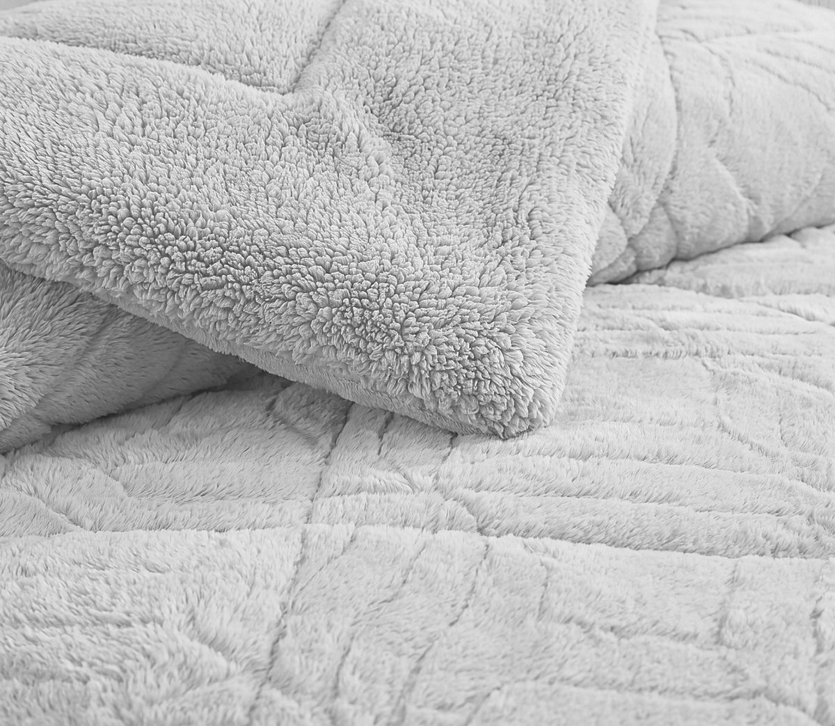 Couvre-lit Sherpa Nuvis Gris
